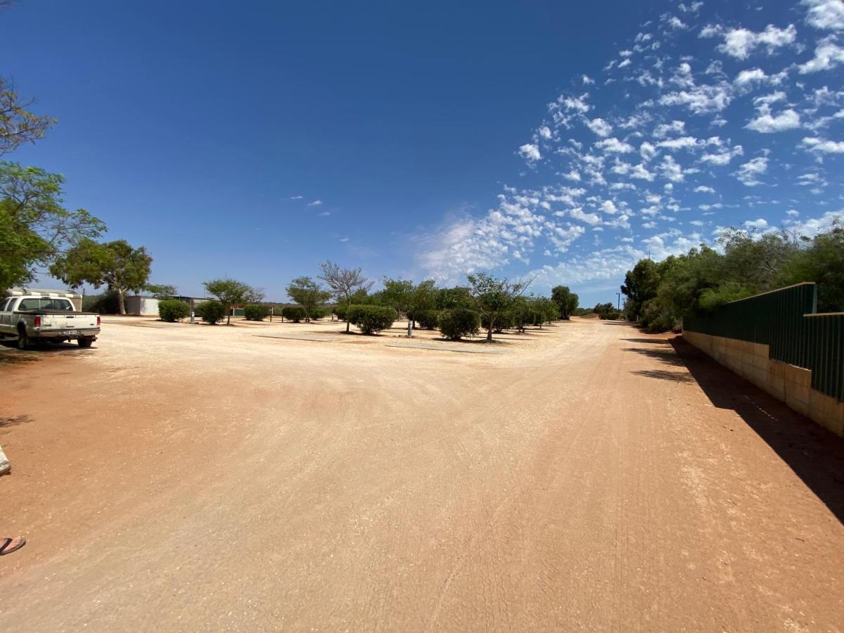 Capricorn Holiday Park Carnarvon Extérieur photo
