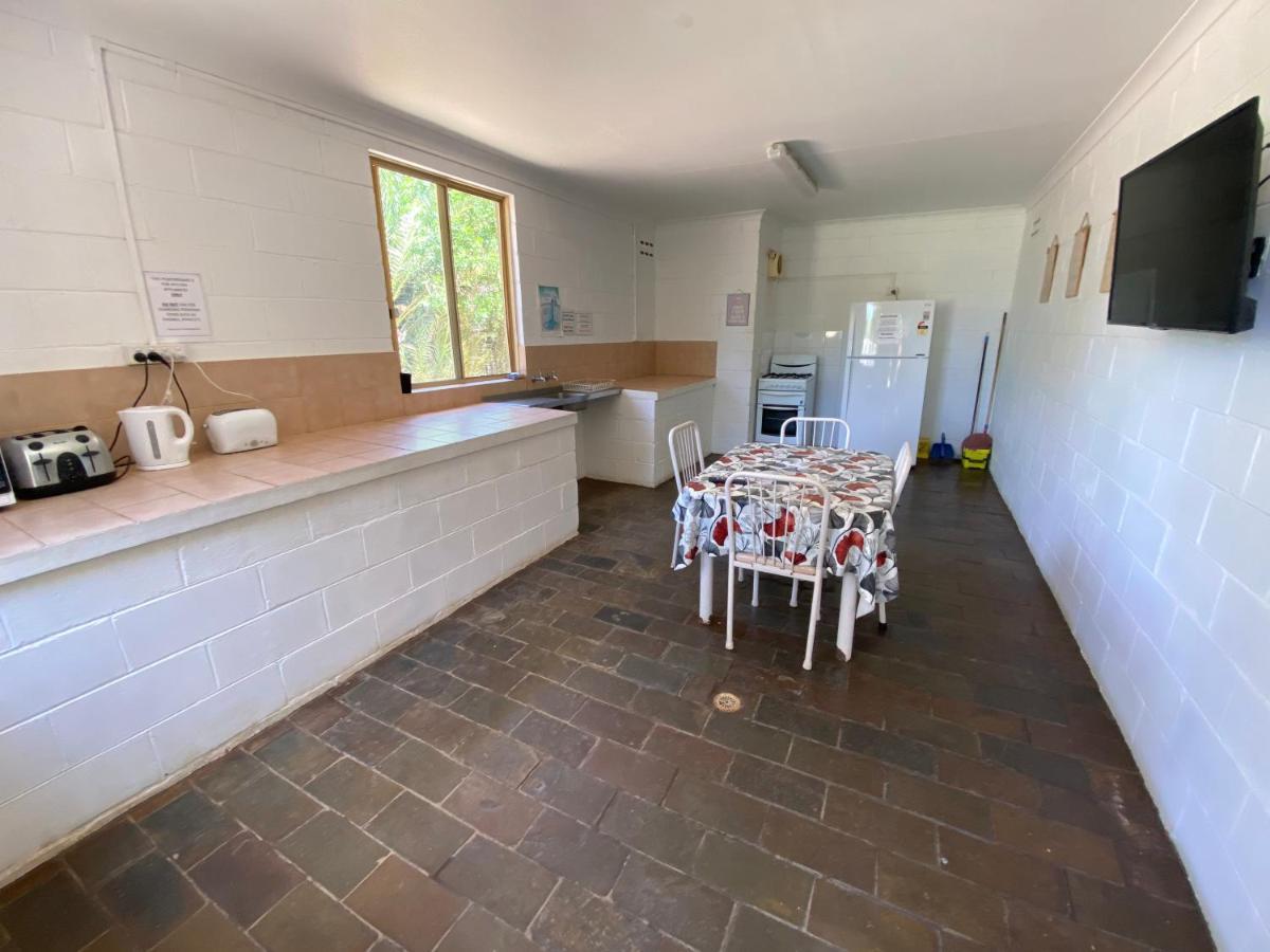Capricorn Holiday Park Carnarvon Extérieur photo